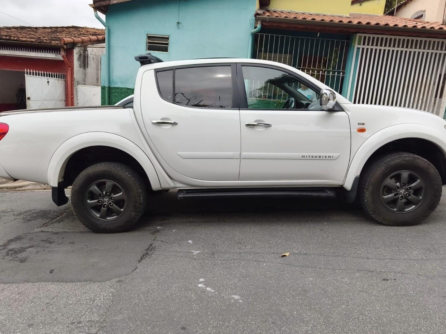 MITSUBISHI L 200 Triton - Foto