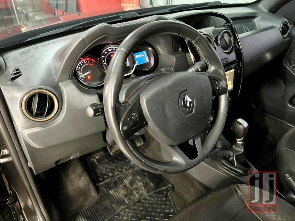 RENAULT Duster - Foto