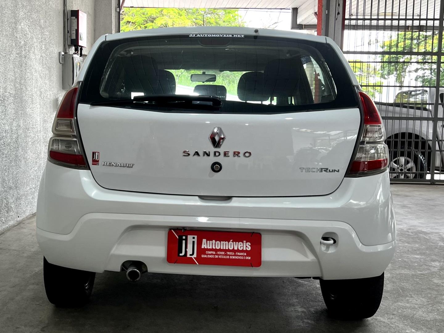 RENAULT Sandero - Foto