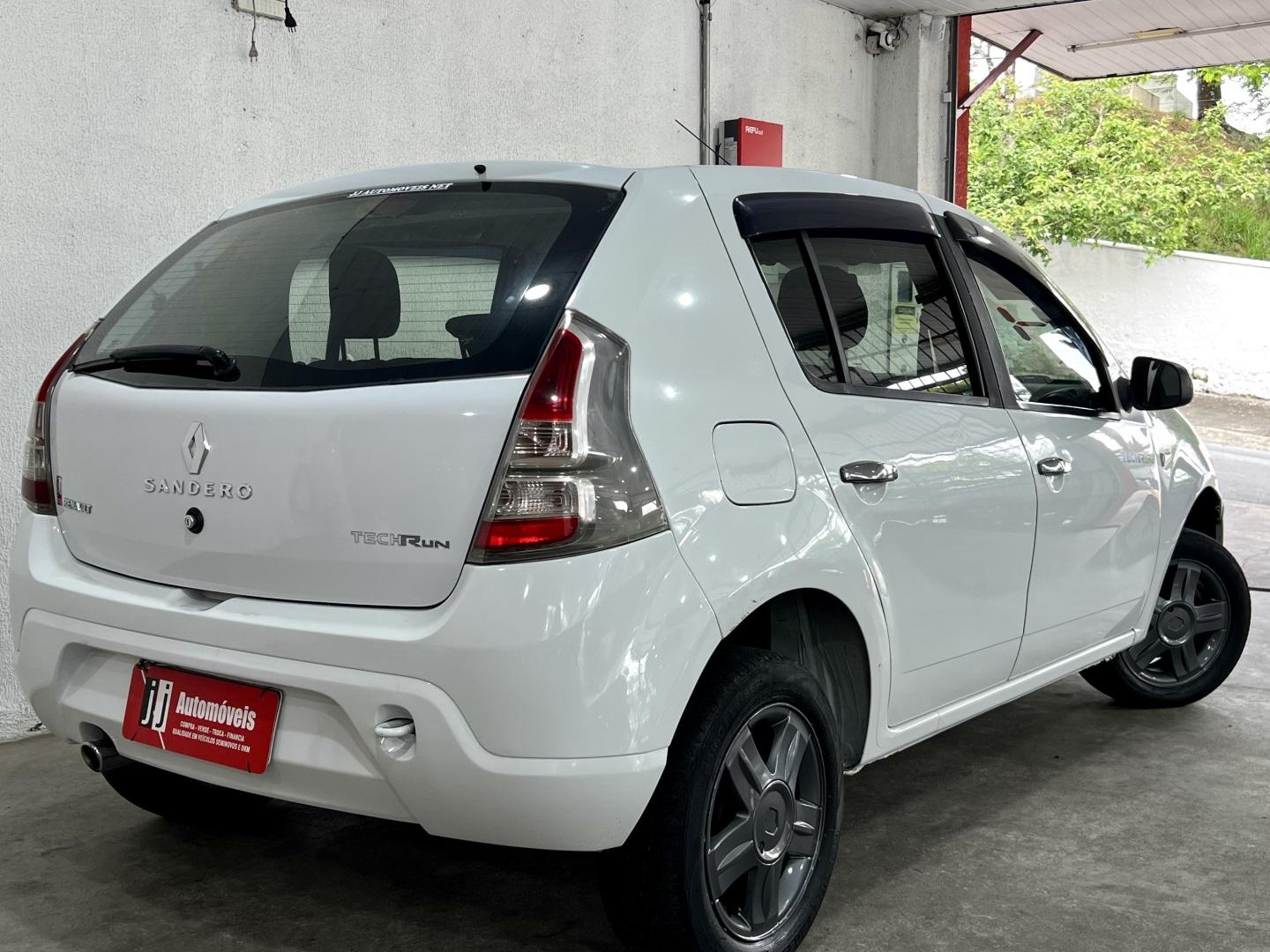 RENAULT Sandero - Foto