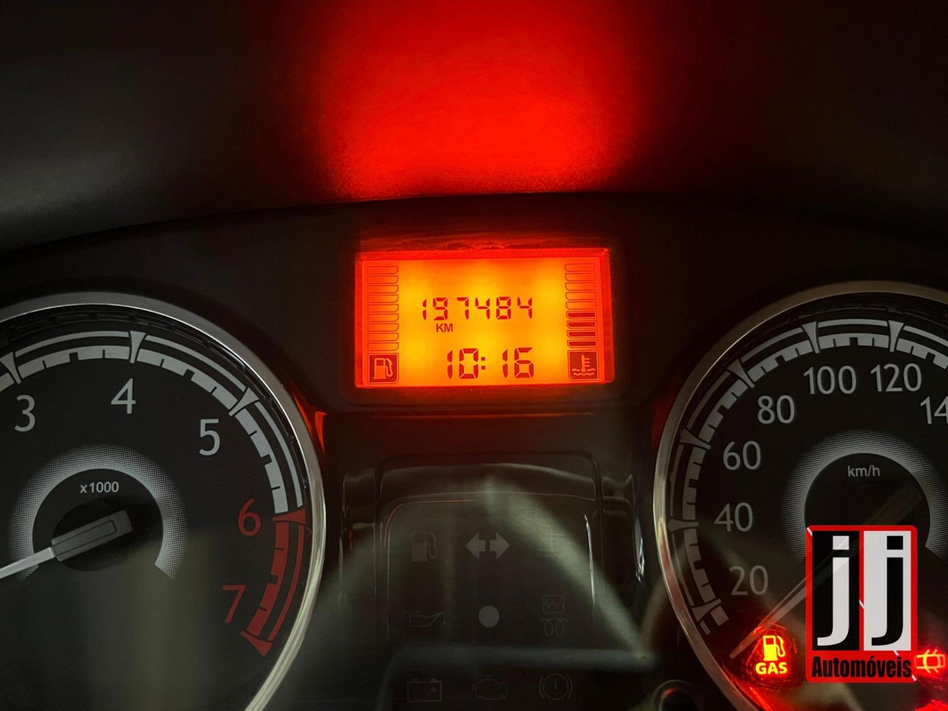 RENAULT Sandero - Foto