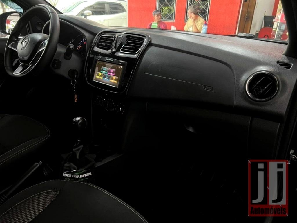 RENAULT Sandero - Foto