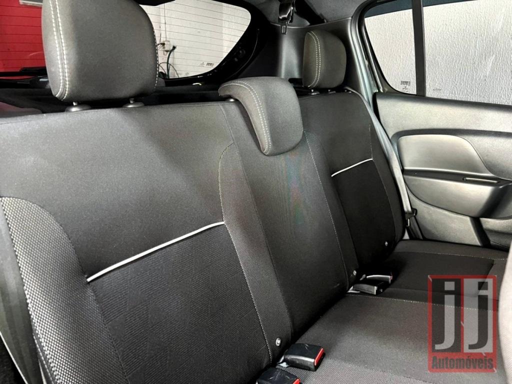 RENAULT Sandero - Foto