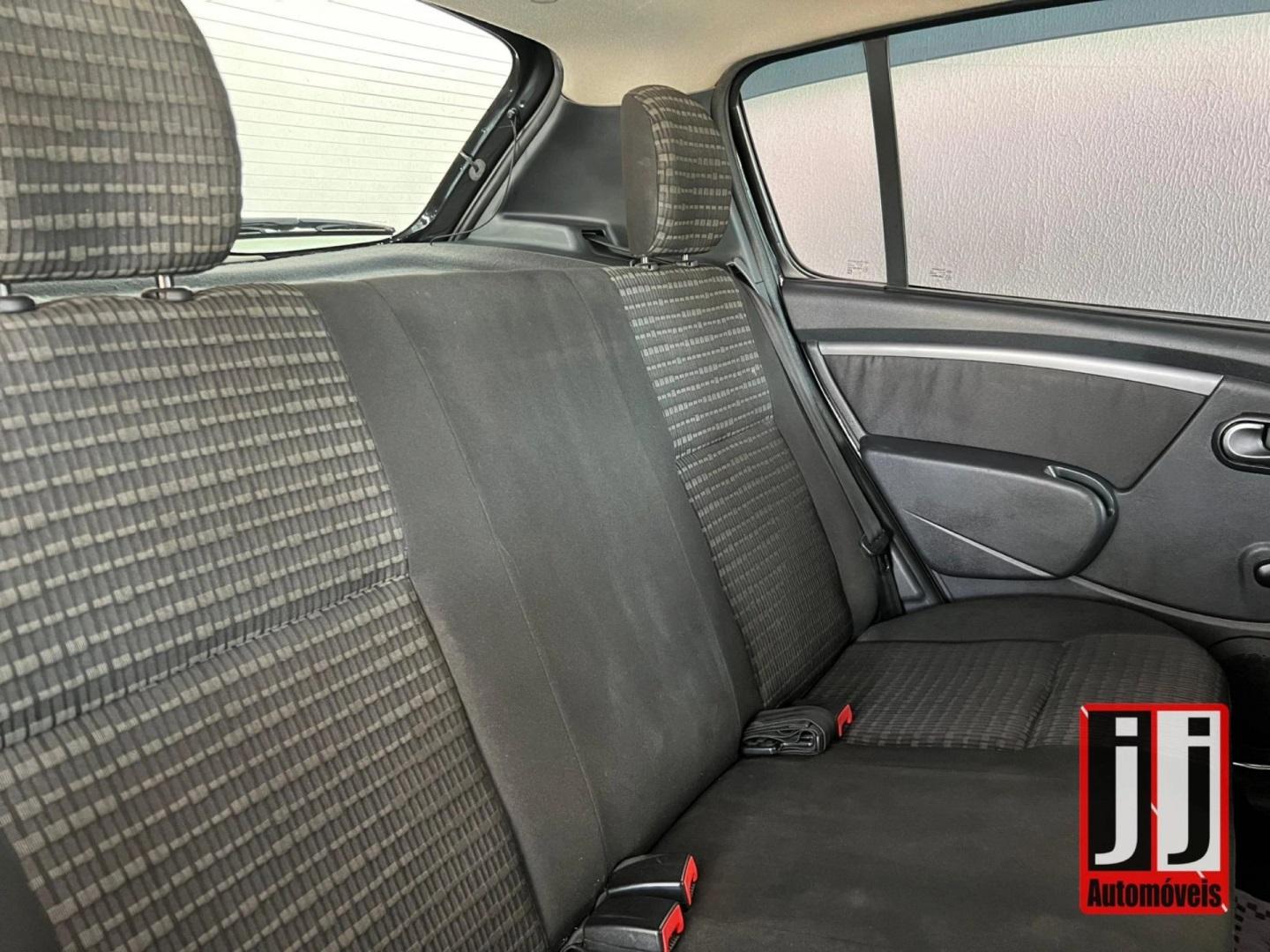 RENAULT Sandero - Foto