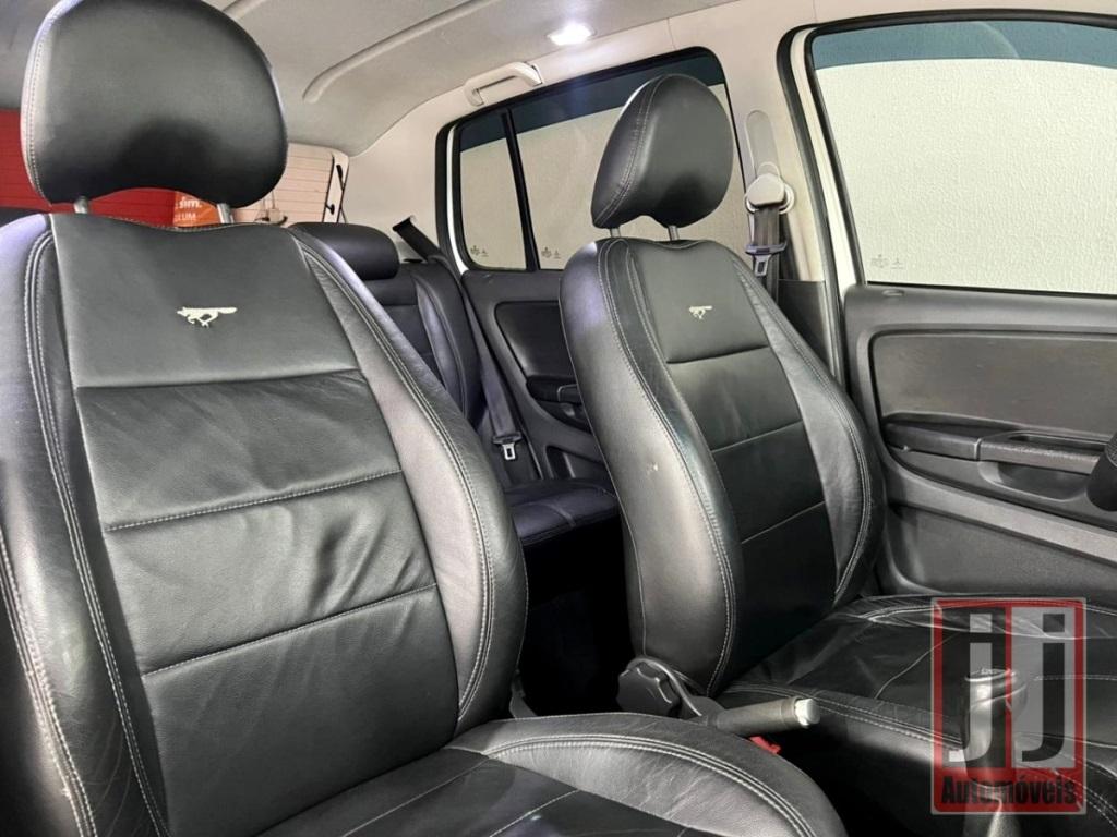 VOLKSWAGEN Fox - Foto