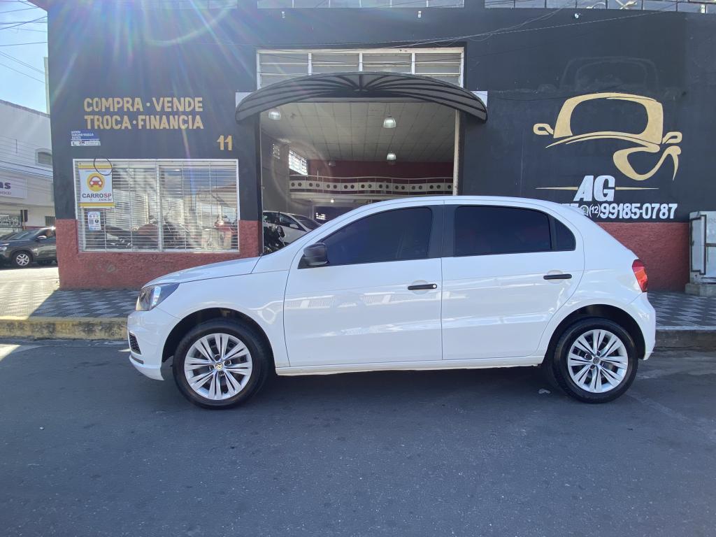 VOLKSWAGEN Gol