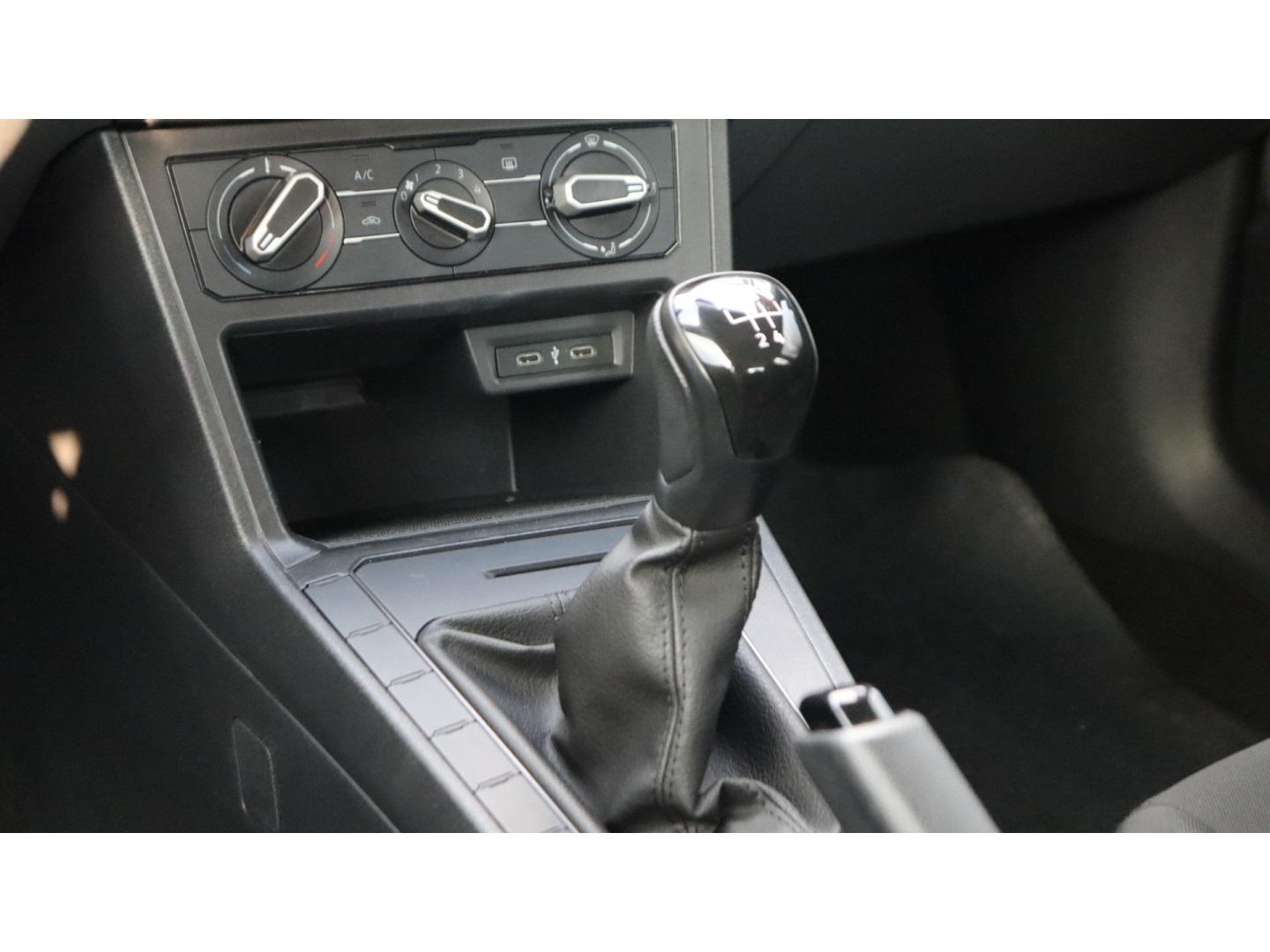 VOLKSWAGEN Polo Hatch - Foto