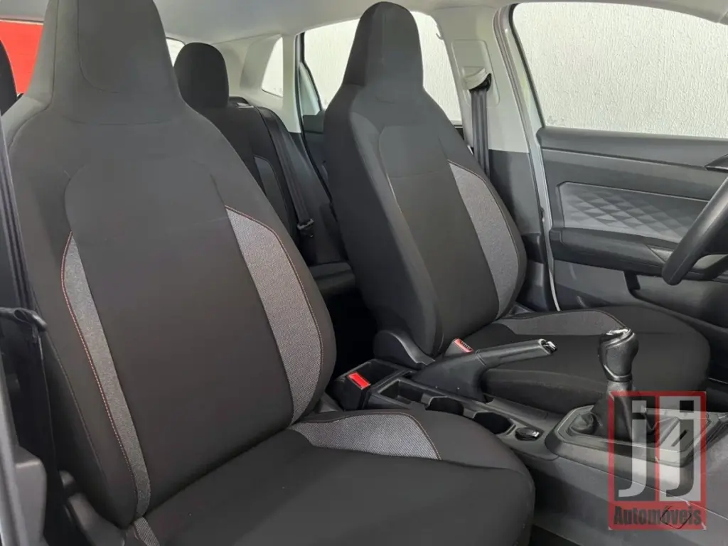 VOLKSWAGEN Polo Hatch - Foto