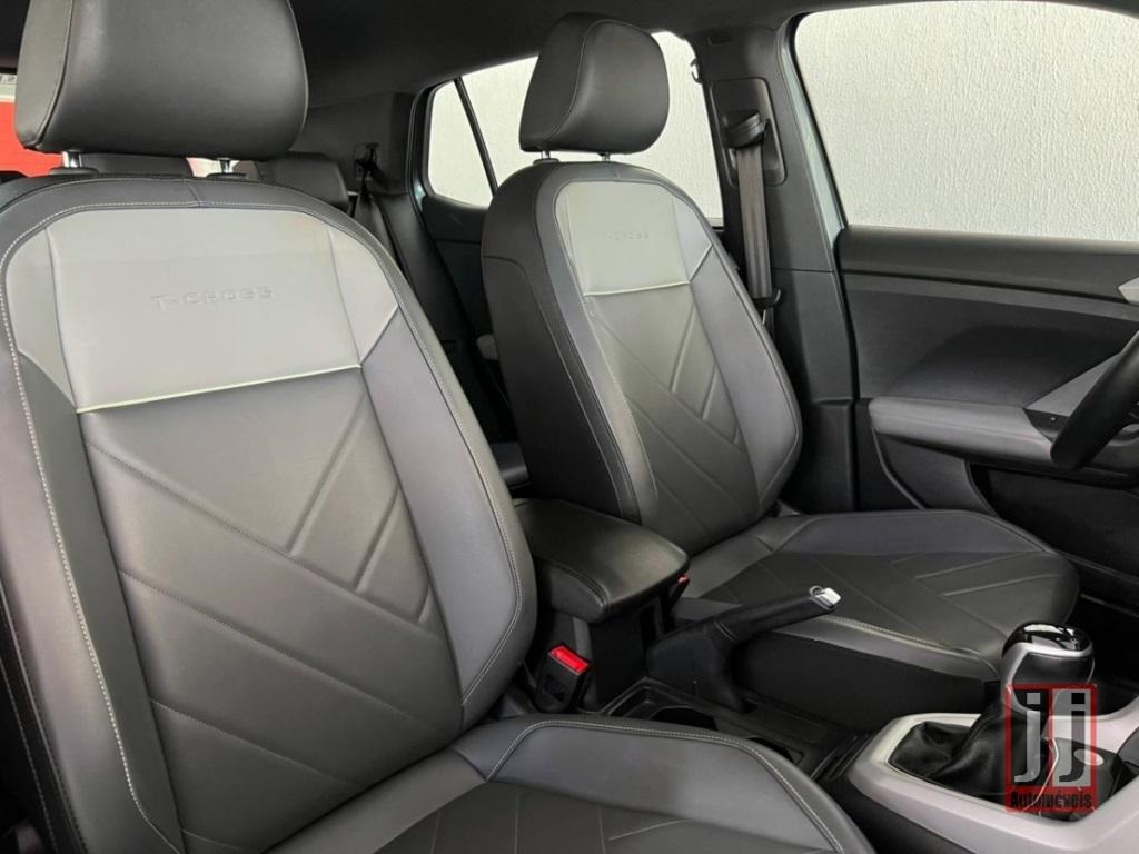 VOLKSWAGEN T-Cross - Foto