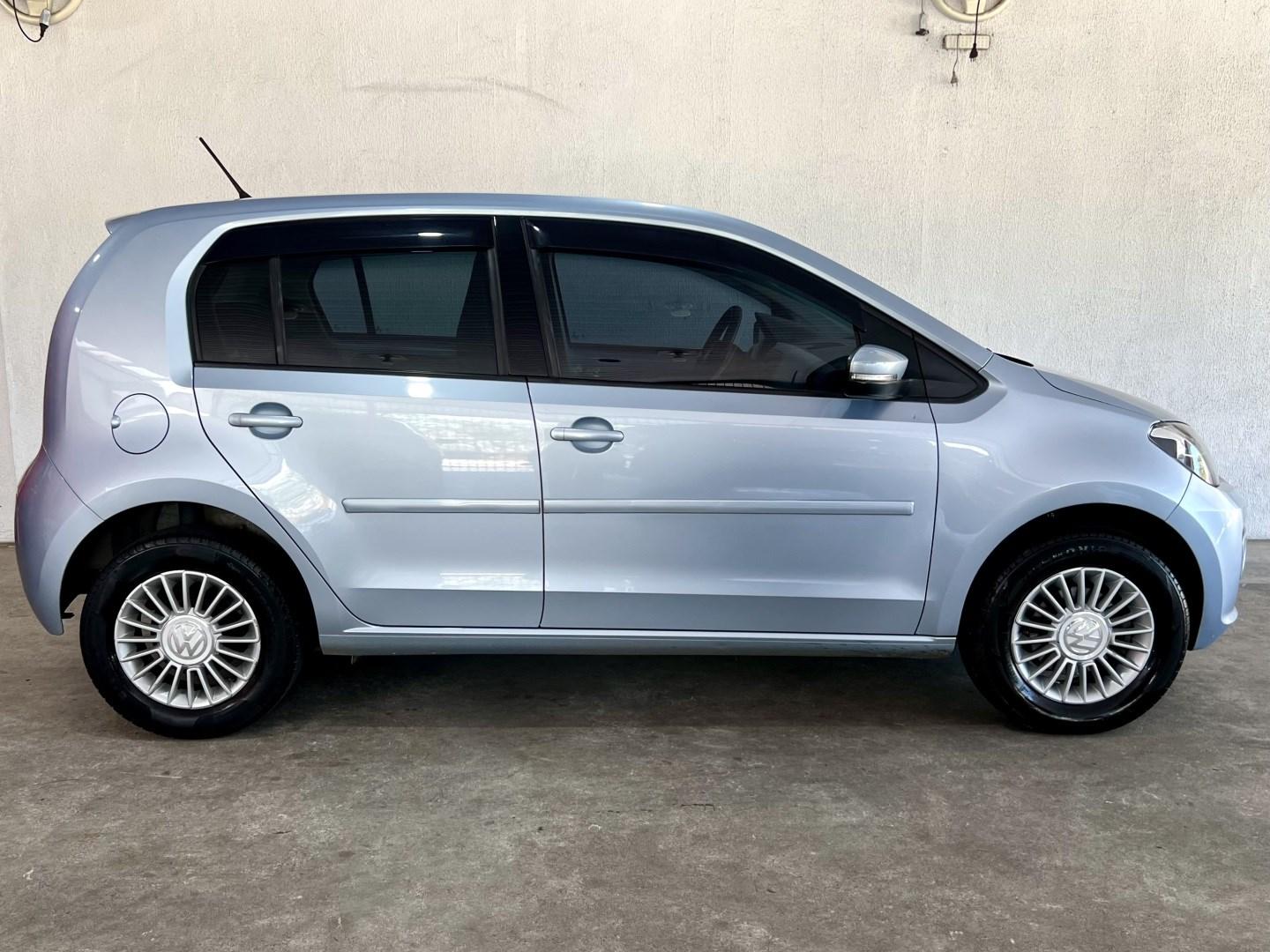 VOLKSWAGEN UP - Foto