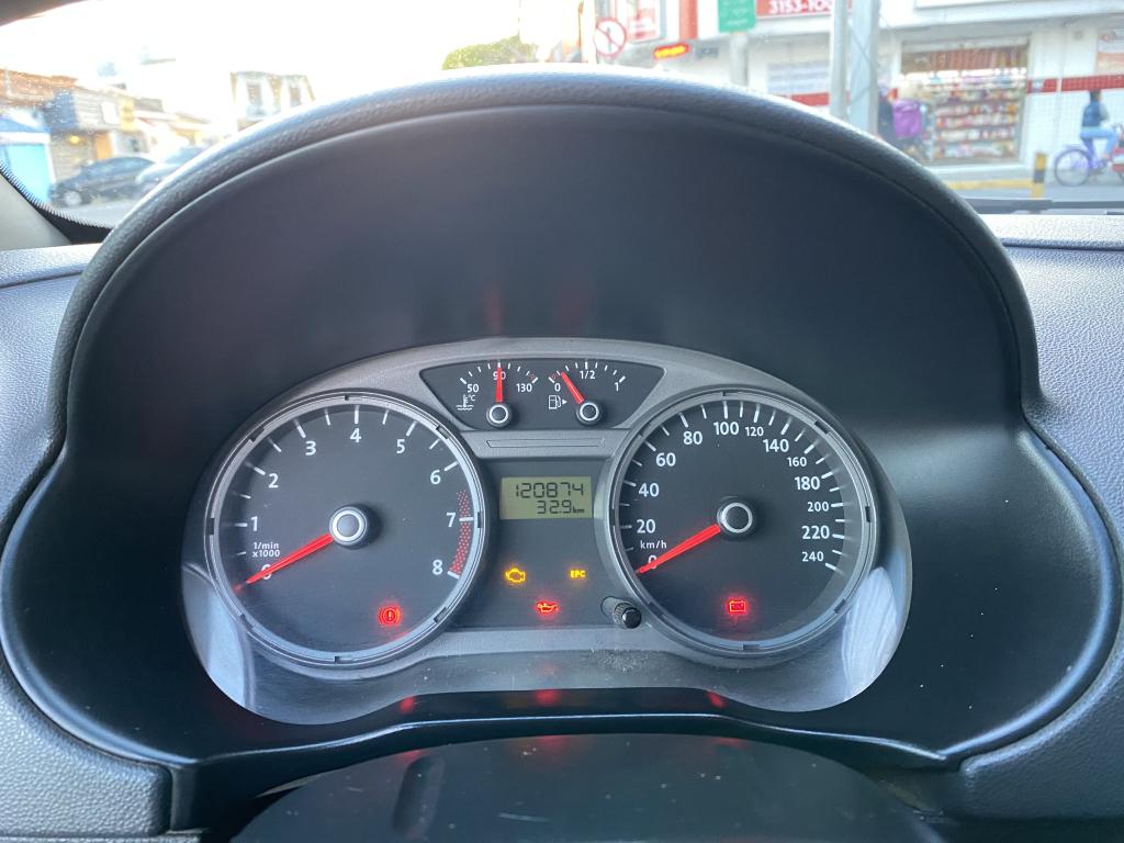 VOLKSWAGEN Voyage - Foto