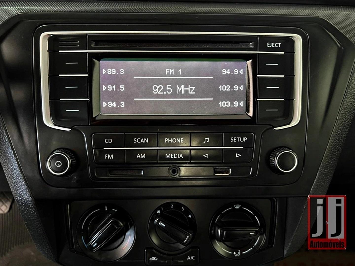 VOLKSWAGEN Voyage - Foto