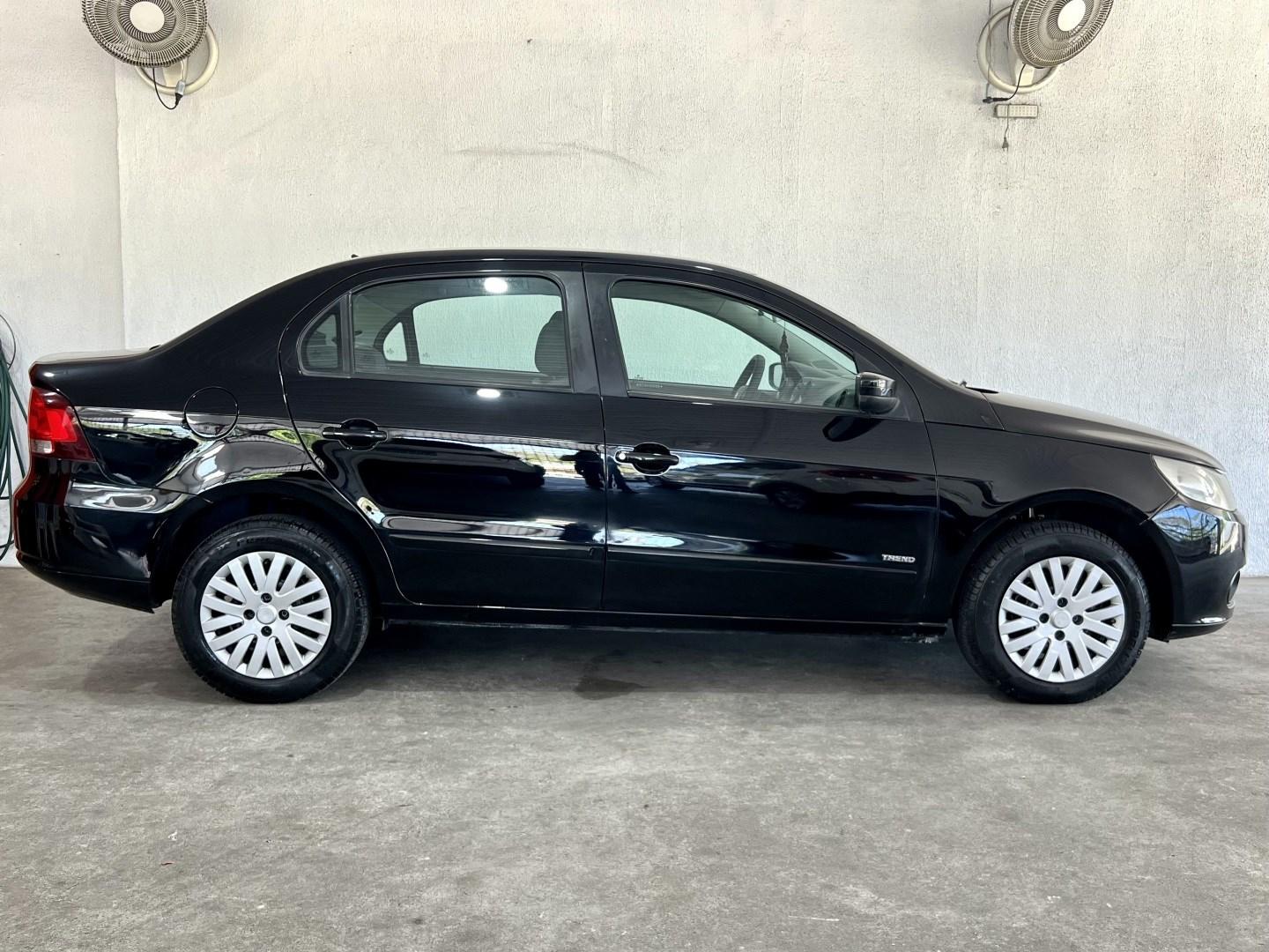VOLKSWAGEN Voyage - Foto