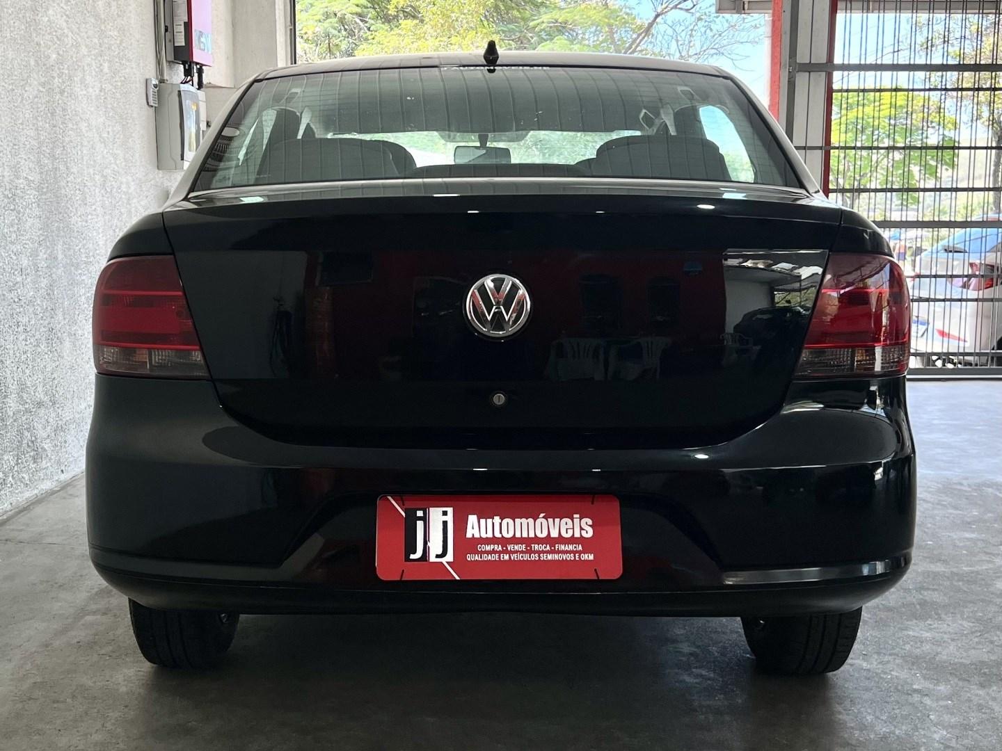 VOLKSWAGEN Voyage - Foto