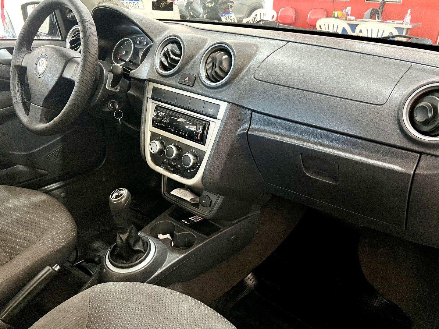 VOLKSWAGEN Voyage - Foto