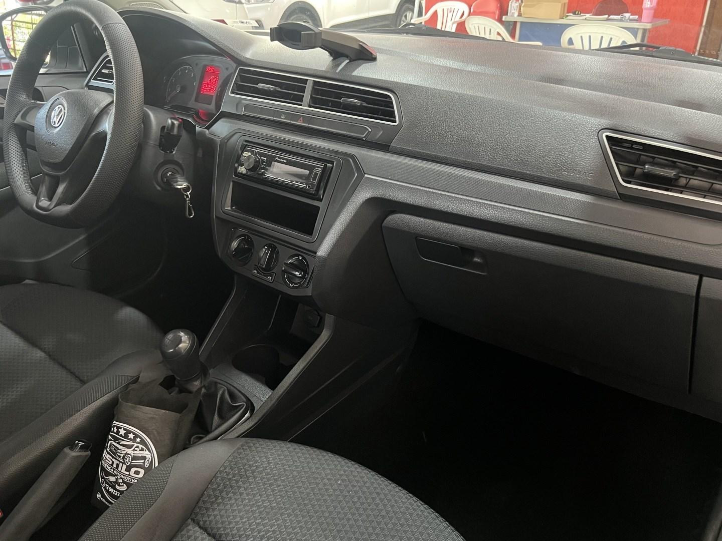 VOLKSWAGEN Voyage - Foto