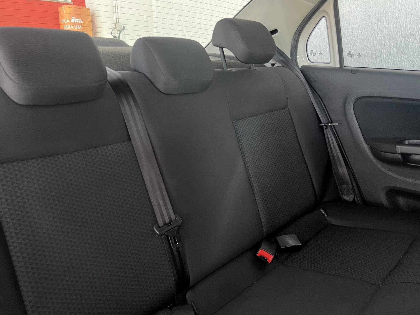 VOLKSWAGEN Voyage - Foto