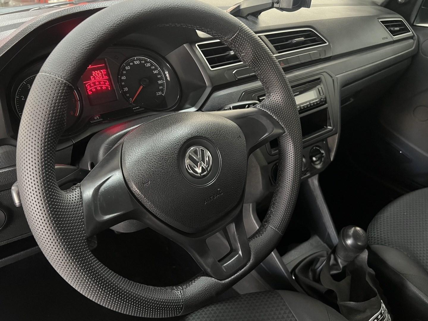 VOLKSWAGEN Voyage - Foto