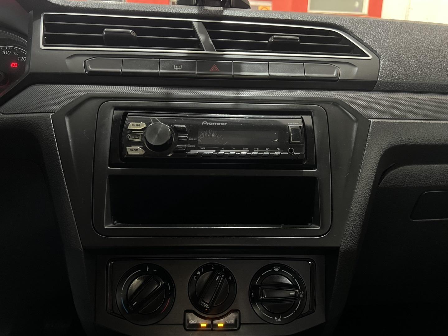 VOLKSWAGEN Voyage - Foto