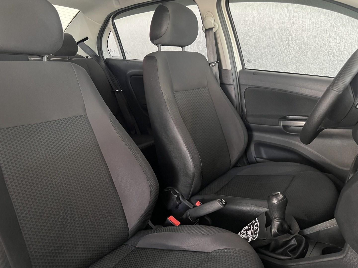 VOLKSWAGEN Voyage - Foto