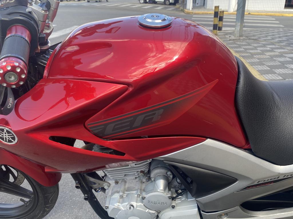 YAMAHA YS Fazer 250 - Foto