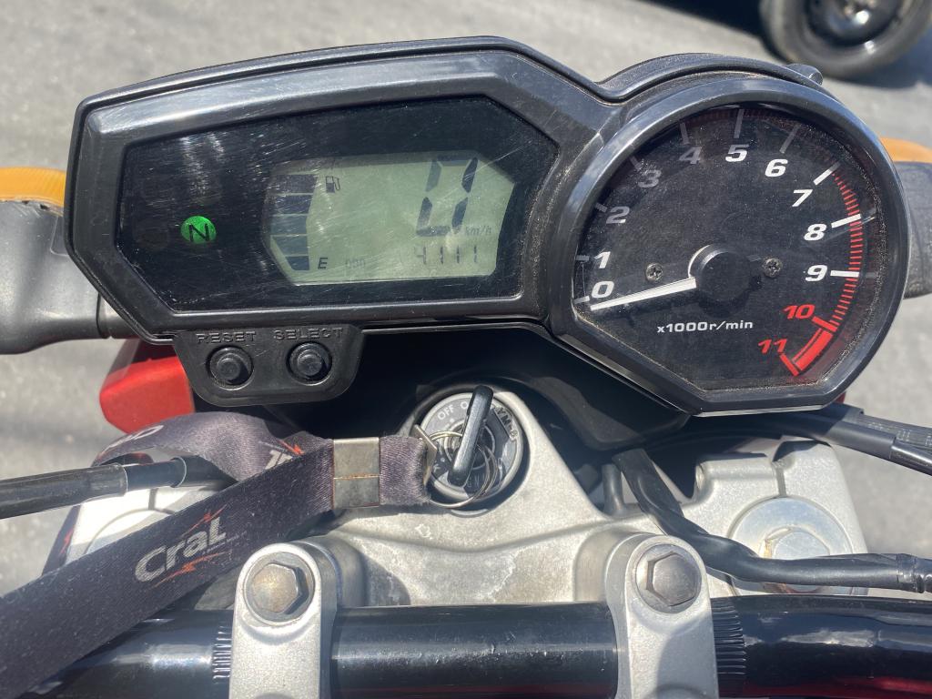 YAMAHA YS Fazer 250 - Foto