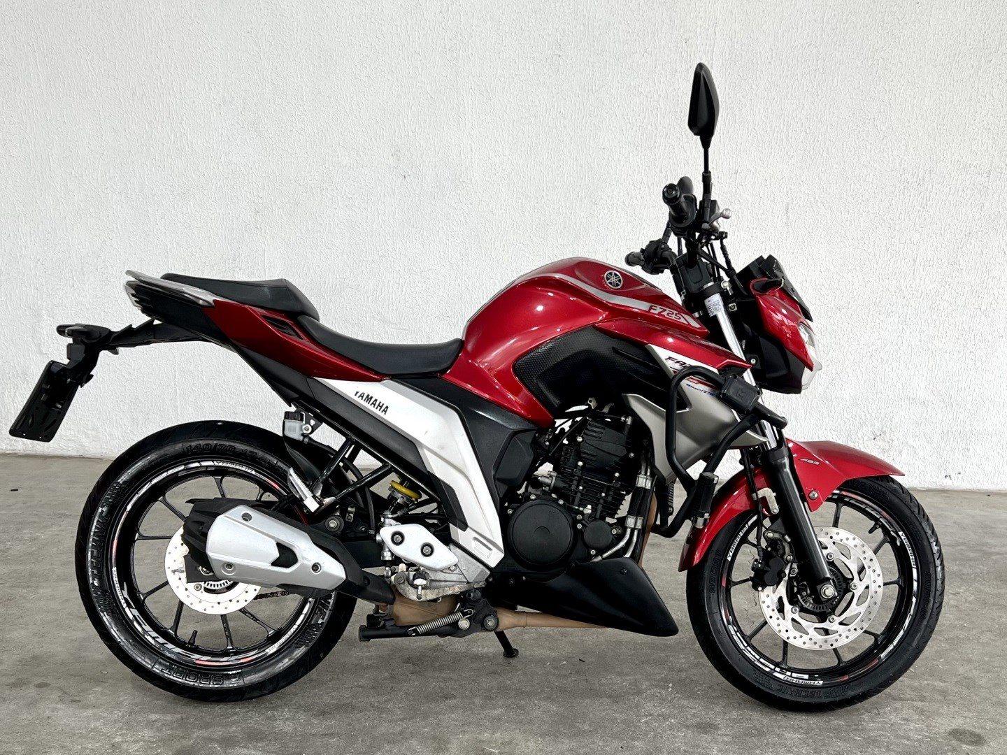 YAMAHA YS Fazer 250 - Foto