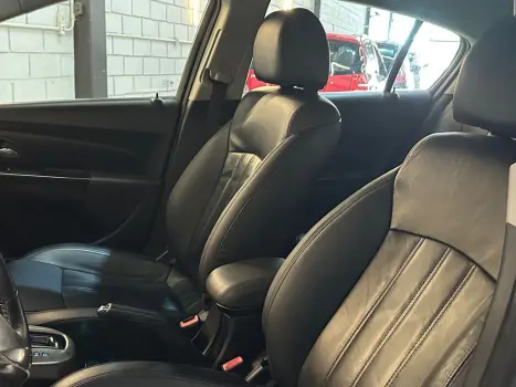 CHEVROLET Cruze Hatch 1.8 16V 4P LT SPORT FLEX AUTOM�TICO, Foto 3