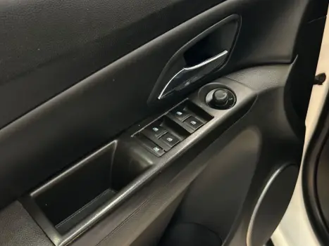 CHEVROLET Cruze Hatch 1.8 16V 4P LT SPORT FLEX AUTOM�TICO, Foto 5