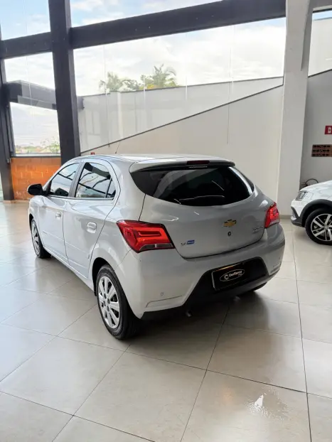 CHEVROLET Onix Hatch 1.4 4P FLEX LT, Foto 5