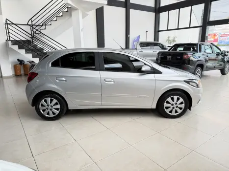 CHEVROLET Onix Hatch 1.4 4P FLEX LT, Foto 8