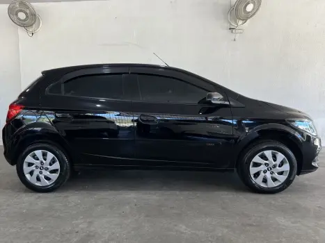 CHEVROLET Onix Hatch 1.4 4P FLEX LT, Foto 3