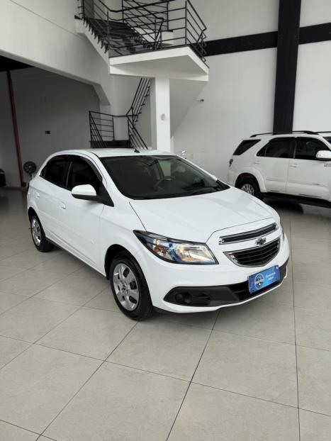 CHEVROLET Onix Hatch 1.4 4P FLEX LT, Foto 3