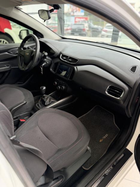 CHEVROLET Onix Hatch 1.4 4P FLEX LT, Foto 12