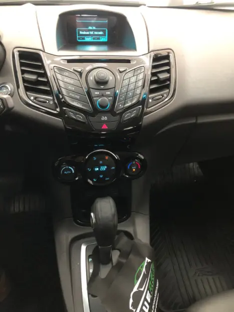 FORD Fiesta Hatch 1.0 12V 4P TITANIUM PLUS ECOBOOST TURBO POWERSHIFT AUTOMTICO, Foto 15