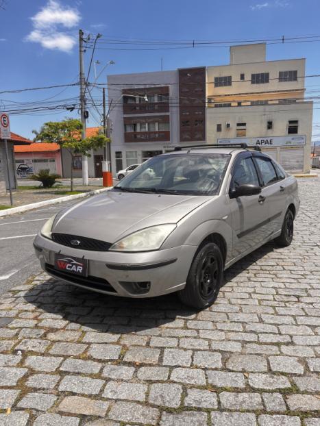 FORD Focus Sedan 1.6 4P GL, Foto 1