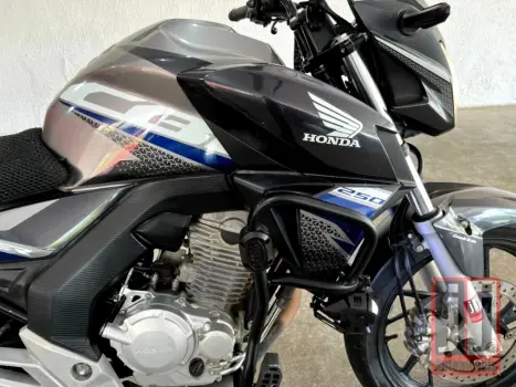 HONDA CB 250 F Twister FLEXONE, Foto 5