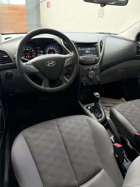 HYUNDAI HB 20 Sedan 1.6 16V 4P FLEX COMFORT STYLE AUTOM�TICO, Foto 17