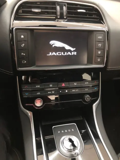 JAGUAR XE 2.0 16V 4P SI4 R-SPORT TURBO AUTOMÁTICO, Foto 15 JAGUAR XE 2.0 16V 4P SI4 R-SPORT TURBO AUTOMÁTICO, Foto 15