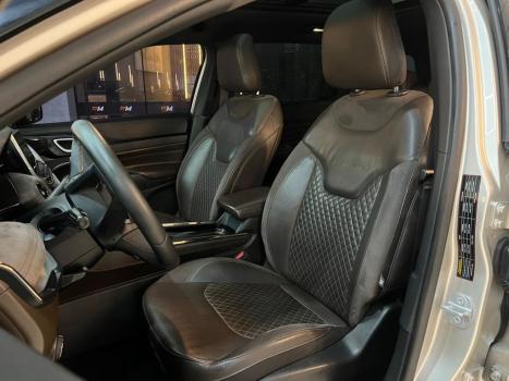 JEEP Commander 2.0 16V 4P TD380 OVERLAND 4X4 TURBO DIESEL AUTOM�TICO AT9, Foto 4