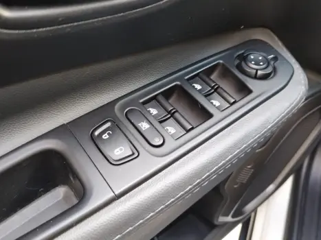 JEEP Renegade 1.3 16V 4P FLEX T270 LONGITUDE TURBO AUTOM�TICO, Foto 9