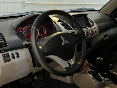 MITSUBISHI L 200 Triton 3.5 V6 HPE 4X4 FLEX CABINE DUPLA AUTOMTICO, Foto 4