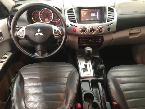 MITSUBISHI L 200 Triton 3.2 16V HPE 4X4 CABINE DUPLA TURBO DIESEL INTERCOOLER AUTOM�TICO, Foto 16