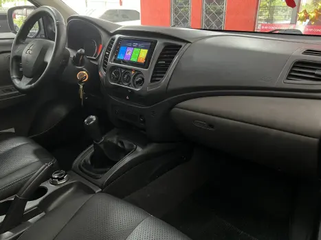 MITSUBISHI L 200 Triton 2.4 16V SPORT GL CABINE DUPLA TURBO DIESEL, Foto 9