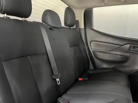 MITSUBISHI L 200 Triton 2.4 16V SPORT GL CABINE DUPLA TURBO DIESEL, Foto 12