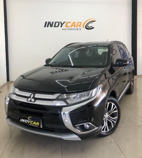 MITSUBISHI Outlander 2.2 16V 4P 4X4 DIESEL 7 LUGARES AUTOM�TICO, Foto 2