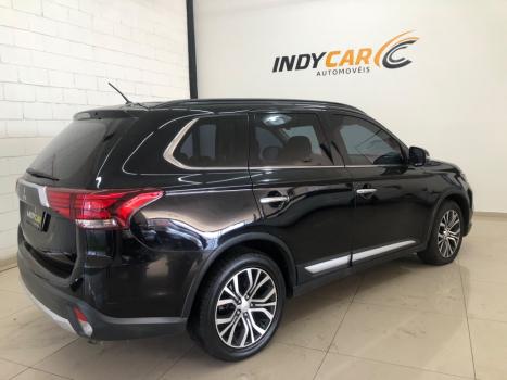 MITSUBISHI Outlander 2.2 16V 4P 4X4 DIESEL 7 LUGARES AUTOM�TICO, Foto 13