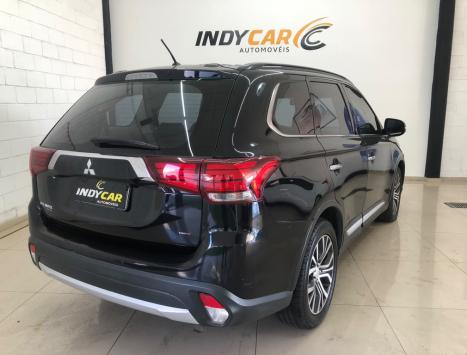 MITSUBISHI Outlander 2.2 16V 4P 4X4 DIESEL 7 LUGARES AUTOM�TICO, Foto 14