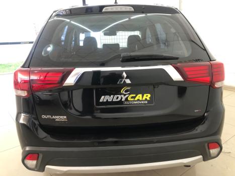 MITSUBISHI Outlander 2.2 16V 4P 4X4 DIESEL 7 LUGARES AUTOM�TICO, Foto 18