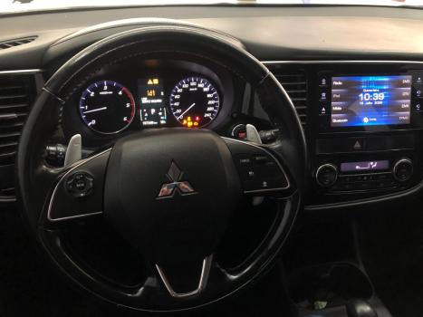MITSUBISHI Outlander 2.2 16V 4P 4X4 DIESEL 7 LUGARES AUTOM�TICO, Foto 20